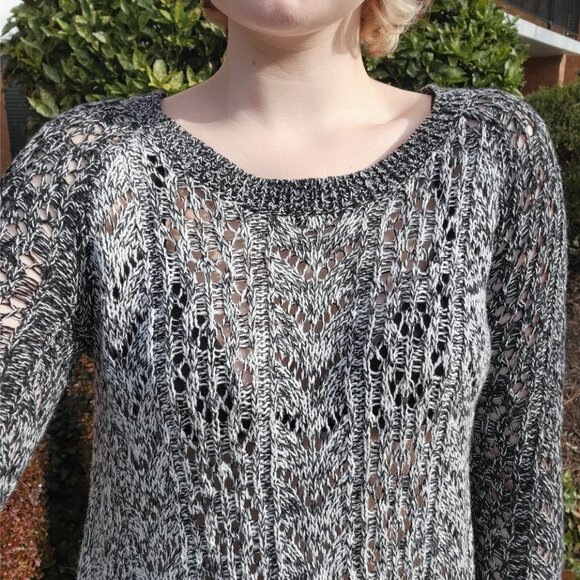 ˖ ݁ ˚ ₊𖥔⋆ Leifnotes 2010s grey handkerchief sweater with lace lining ⋆𖥔₊˚ ݁ ˖ - Picture 4 of 8